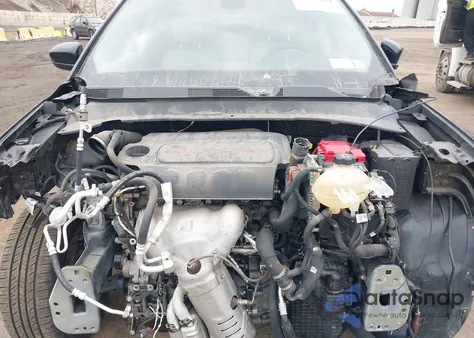 2021 Jeep Compass Latitude 4X4 z USA, uszkodzony, nr VIN 3C4NJDBB9MT524703